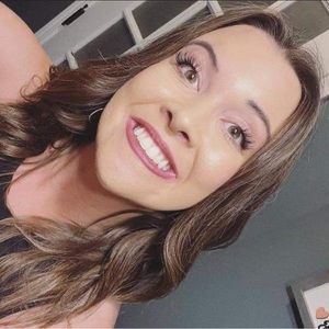 Meet your Posher, Michaela